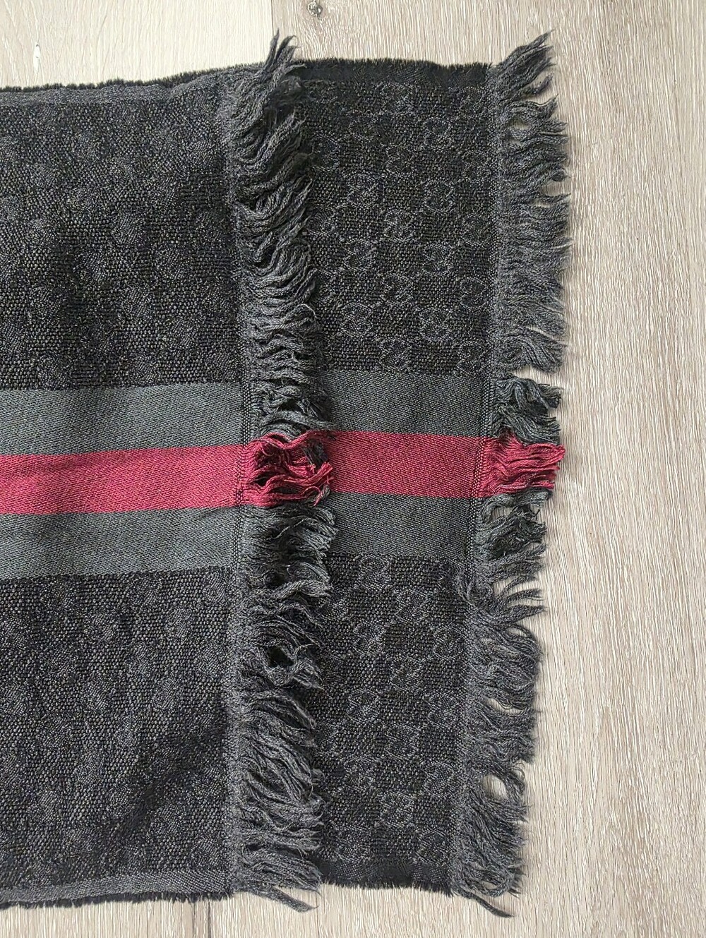 Auth ๐ Gucci GG Supreme Wool Stole โ๏ธ๐ - Picture 9 of 10